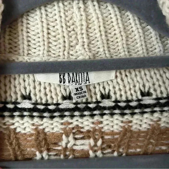 BB Dakota Wool Blend Tribal Aztec Pattern Ivory Knit Cardigan Women’s Size XS - Picture 4 of 7